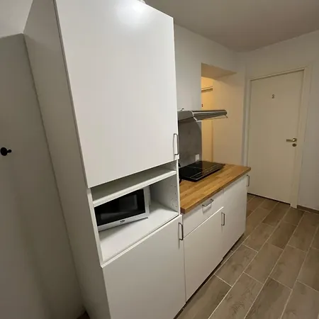 Πανσιόν Private In The Heart Of