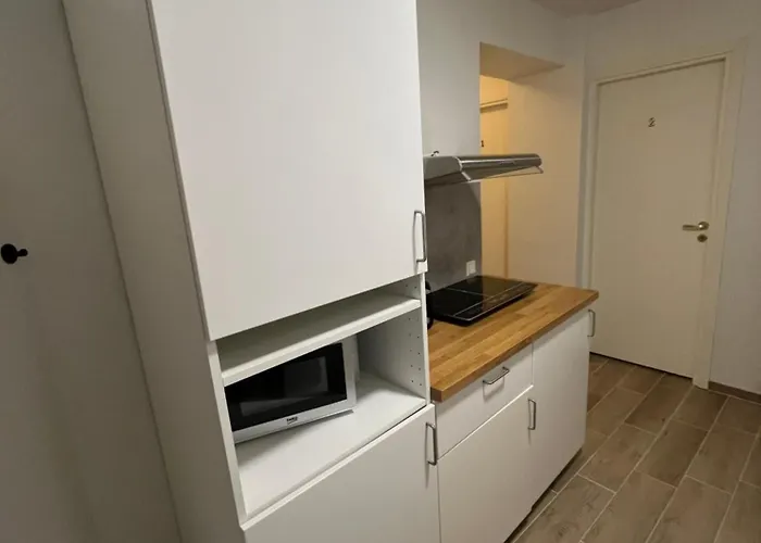 Πανσιόν Private In The Heart Of